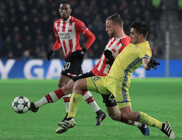 Футбол. Лига чемпионов. Матч ПСВ - Ростов Футбол. Лига чемпионов. Матч ПСВ - Ростов