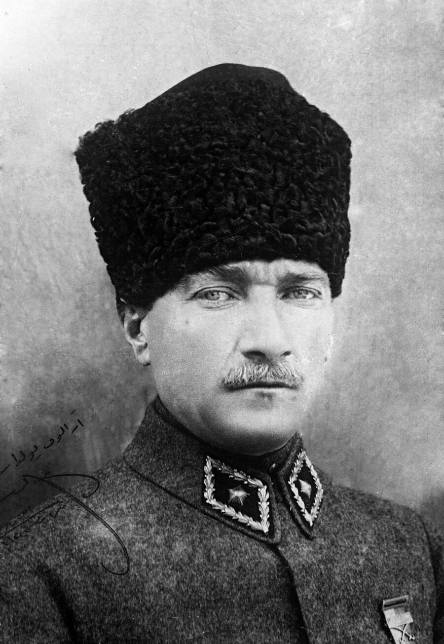 Первый президент Турецкой Республики Мустафа Кемаль Ататюрк