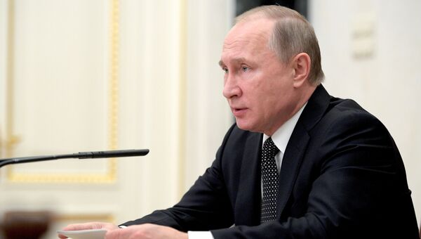 Президент РФ Владимир Путин проводит совещание с постоянными членами Совета безопасности РФ в Кремле. 7 декабря 2016