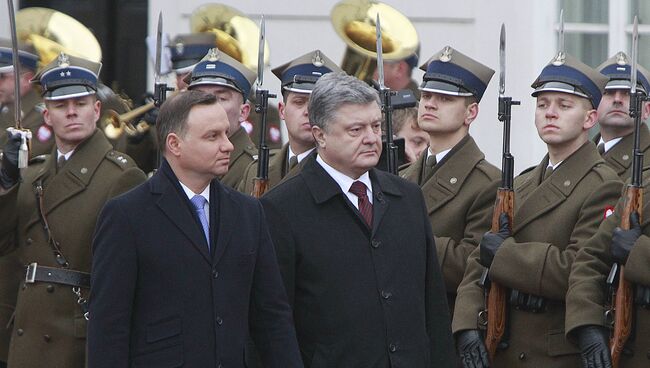Президент Украины Петр Порошенко и президент Польши Анджей Дуда в Варшаве. 2 декабря 2016 года