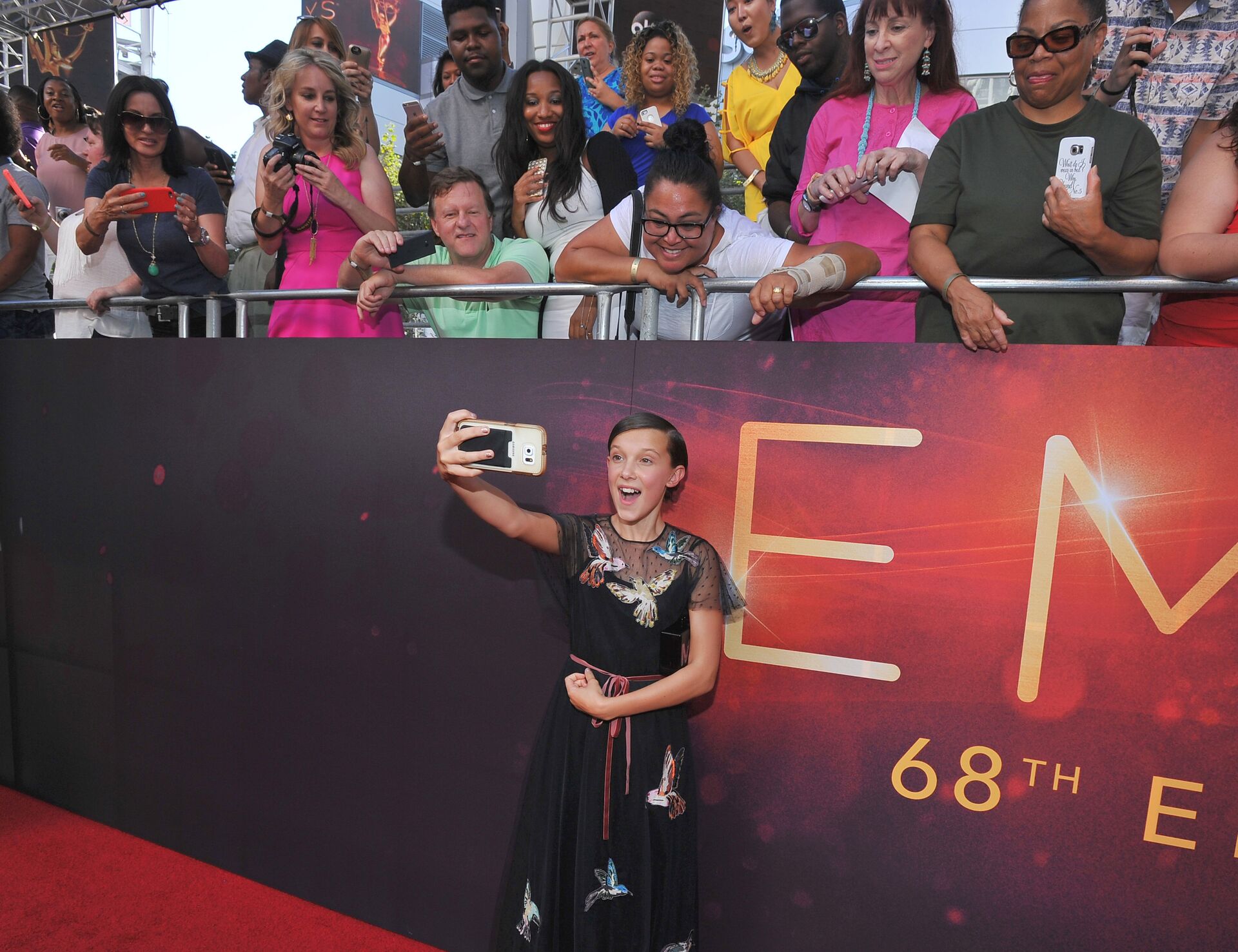 Милли Бобби Браун на 68-й Прайм-таймовой премии Эмми в Лос-Анджелесе Милли Бобби Браун на 68-й Прайм-таймовой премии Эмми в Лос-Анджелесе - РИА Новости, 1920, 13.09.2025