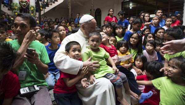 Папа римский Франциск в центре для бездомных детей