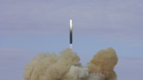 Запуск баллистической ракеты РС-18 с космодрома Байконур