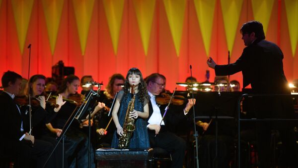 Саксофонистка Софья Тюрина во время финального тура конкурса Щелкунчик