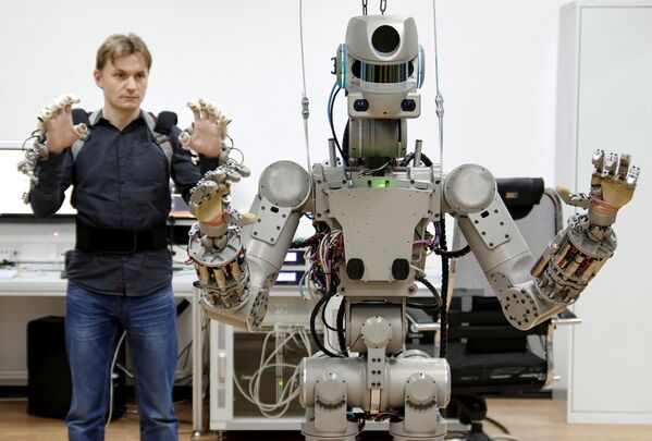 Испытание антропоморфного робота Федор проекта Спасатель в лаборатории на базе научно-производственного объединения Андроидная техника в Магнитогорске