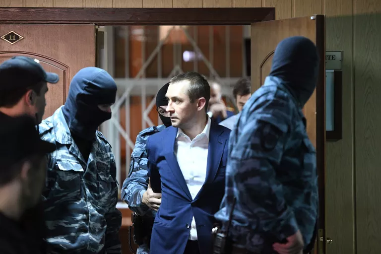 Врио начальника управления Т антикоррупционного главка МВД России Дмитрий Захарченко в Пресненском суде города Москвы Врио начальника управления Т антикоррупционного главка МВД России Дмитрий Захарченко в Пресненском суде города Москвы
