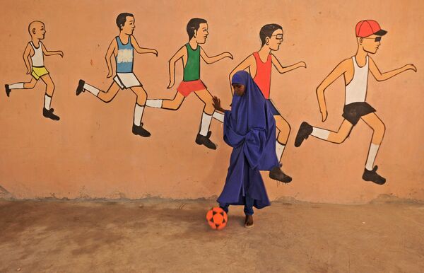 Урок физкультуры в школе в Могадишо. Сомали, 2016