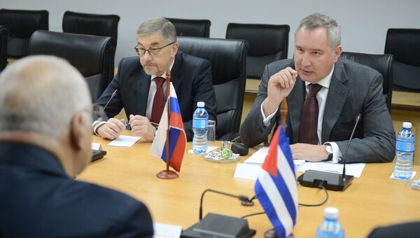 Дмитрий Рогозин на встрече с заместителем председателя совета министров Кубы Рикардо Кабрисасом Руисом. 9 декабря 2016