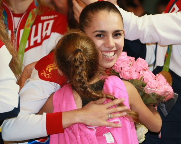 Маргарита Мамун (Россия), завоевавшая золотую медаль в индивидуальном многоборье по художественной гимнастике на Олимпиаде в Рио-де-Жанейро