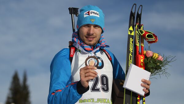 Антон Шипулин завоевал бронзовую медаль в спринтерской гонке среди мужчин на втором этапе Кубка мира по биатлону сезона 2016/17 в Поклюке. 9 декабря 2016