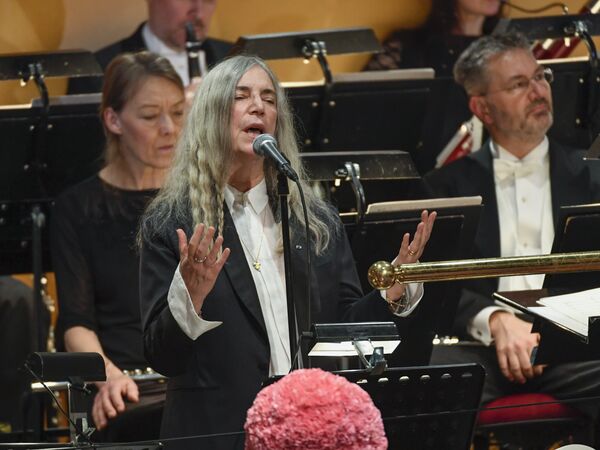 Рок-исполнительница из США Патти Смит во время награждения Нобелевских лауреатов в Стокгольме
