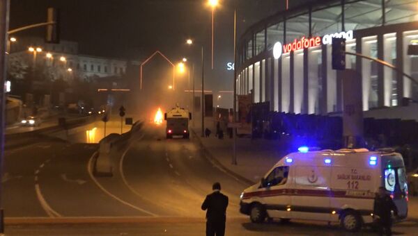Двойной теракт произошел в центральном районе Стамбула. Кадры с места ЧП