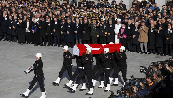 Похороны сотрудников полиции, погибших при теракте в Стамбуле 10 декабря 2016