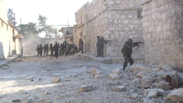 Кадры боя между сирийской армией и боевиками ИГ за квартал Шейх-Саид в Алеппо