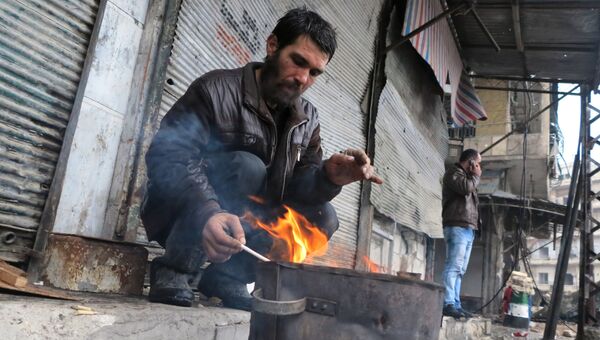 Жители в освобожденном квартале восточного Алеппо
