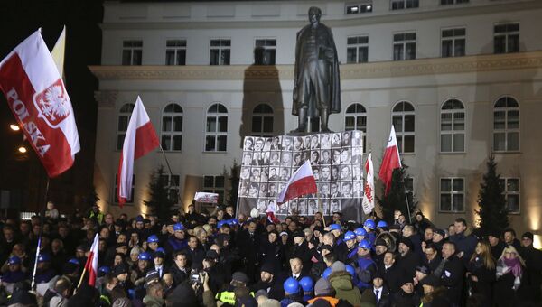 В Варшаве около 30 тысяч человек вышли на марш протеста