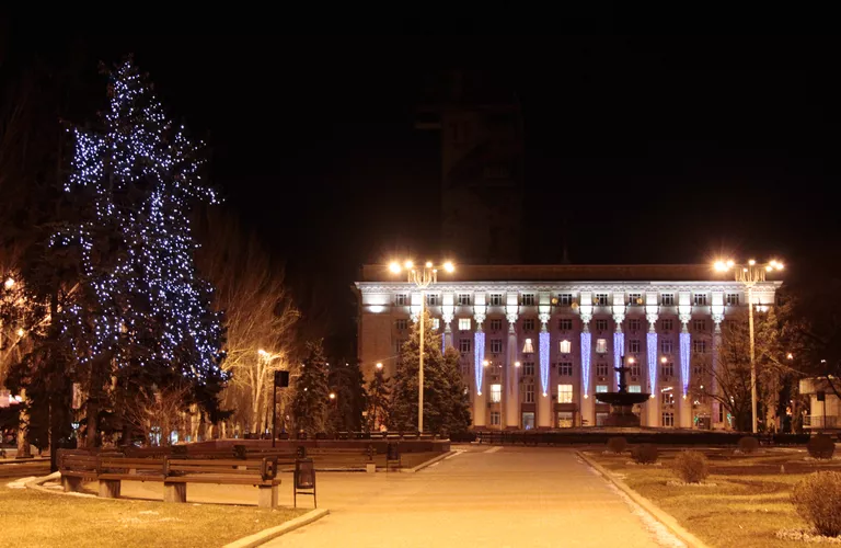 Административное здание в Донецке Административное здание в Донецке