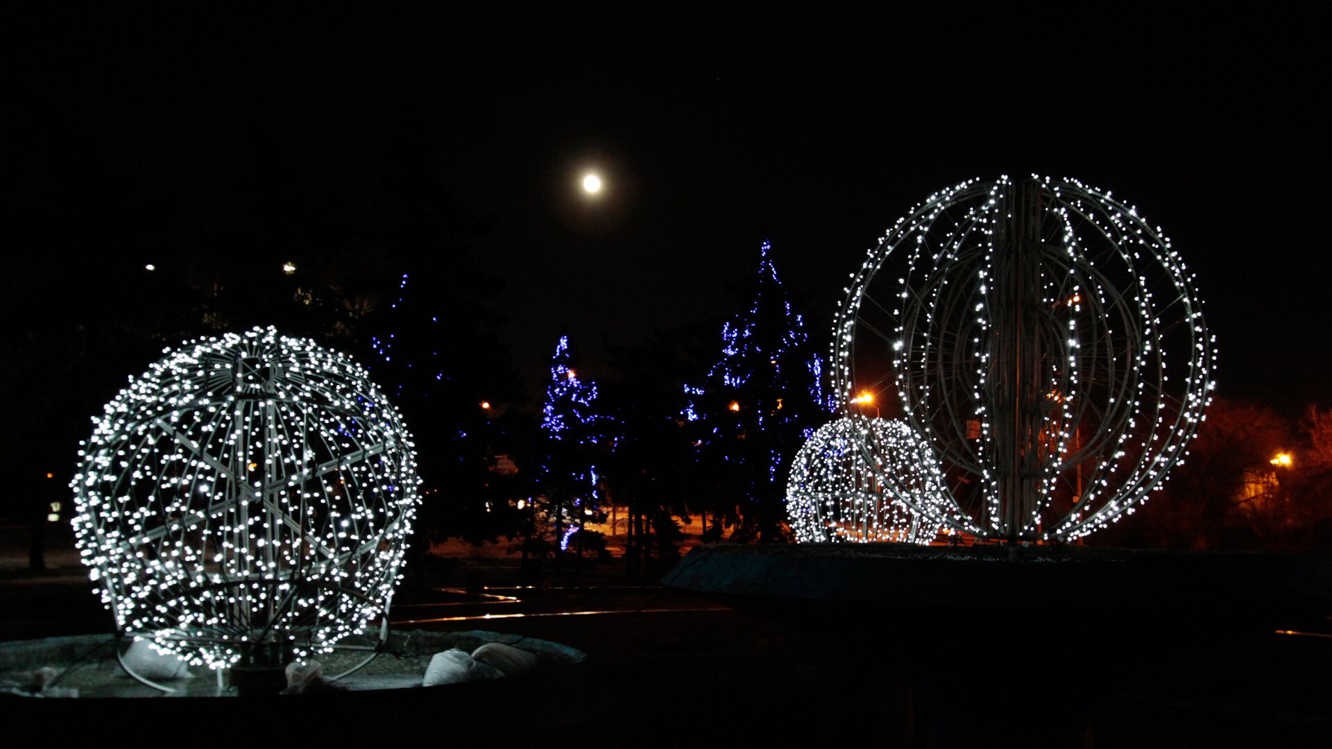 Предновогодний Донецк. 2016 год - РИА Новости, 1920, 13.12.2022