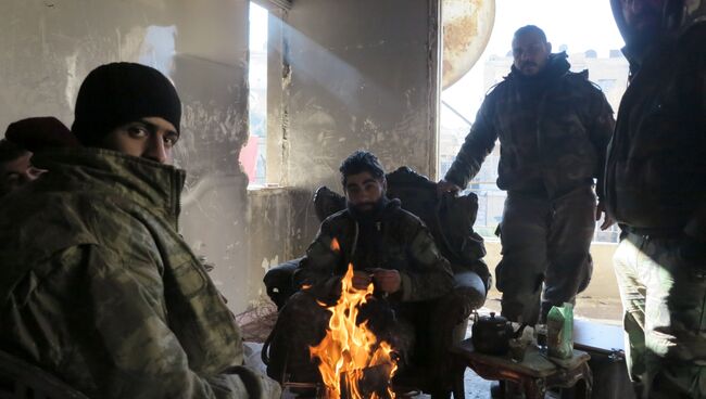 Военнослужащие в освобожденном квартале восточного Алеппо. Архивное фото