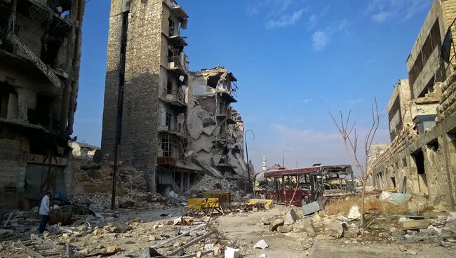 Здания, разрушенные в ходе боевых действий в Сирии. Архивное фото