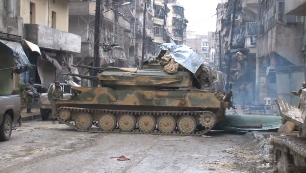 Атака танков и стрельба в боевиков – активные военные действия в Алеппо