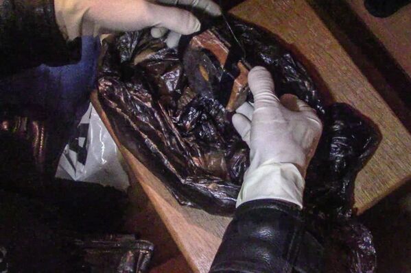 Предположительно взрывное устройство, изъятое сотрудниками ФСБ РФ у задержанной в Москве диверсионно-террористической группы