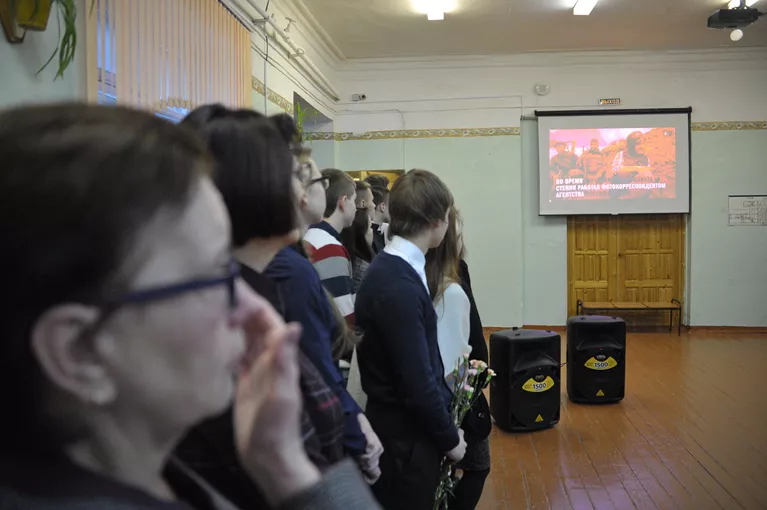 Церемония открытия бюста Андрея Стенина в школе №2 города Печора республики Коми Церемония открытия бюста Андрея Стенина в школе №2 города Печора республики Коми