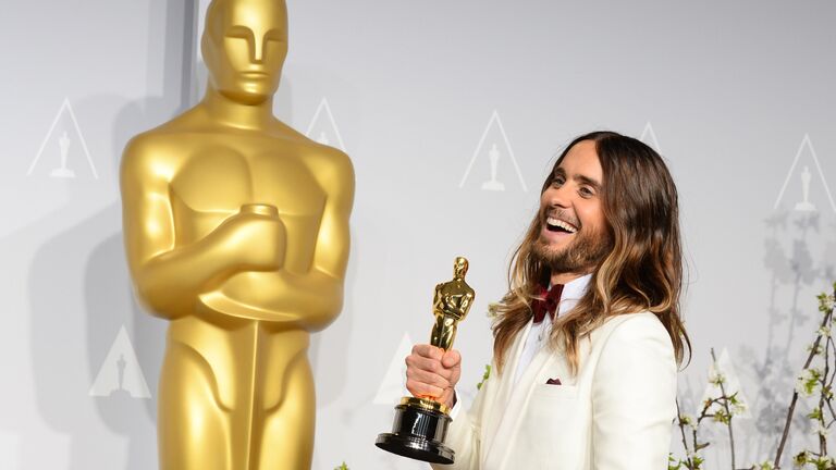 Актер Джаред Лето получил Оскар за мужскую роль второго плана в фильме Далласский клуб покупателей, 2014