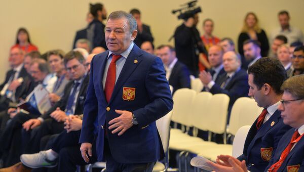 Председатель правления Федерации хоккея России Аркадий Ротенберг на Международном хоккейном форуме. 16 декабря 2016