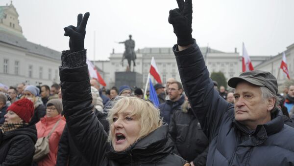 Протестующие у президентского дворца в Варшаве