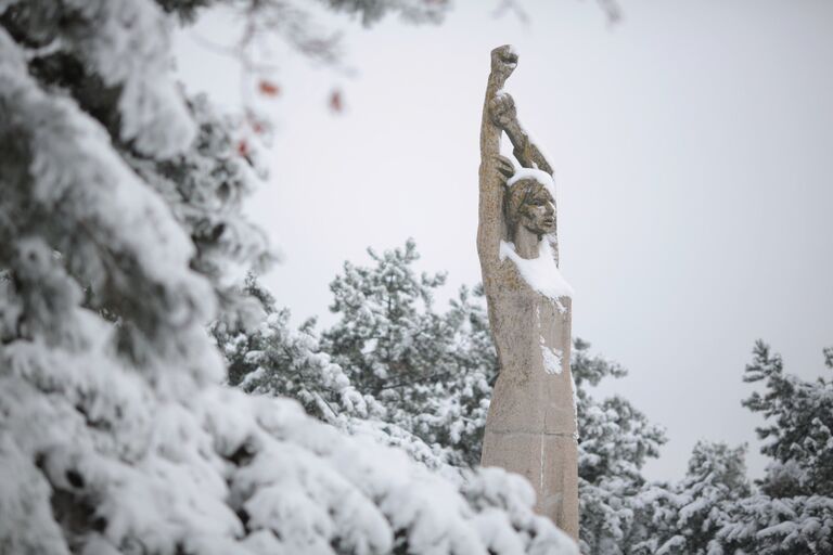 Мемориал на месте массовых расстрелов советских граждан во время Великой Отечественной войны в Симферополе