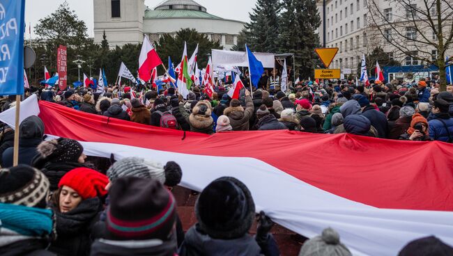 Антиправительственная демонстрация оппозиционных партий в Варшаве. 17 декабря 2016