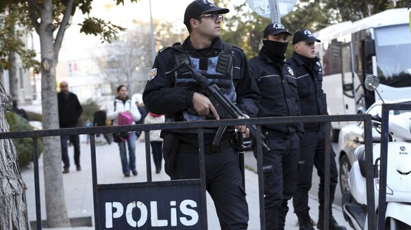 Сотрудники правоохранительных органов Турции в Анкаре