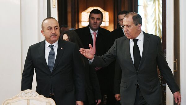 Министр иностранных дел РФ Сергей Лавров (справа) и министр иностранных дел Турции Мевлютом Чавушоглу. Архивное фото