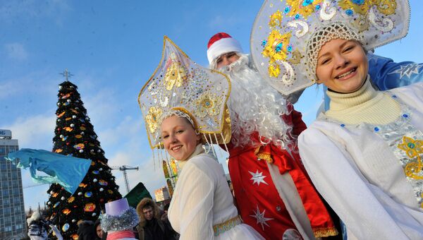 Парад Дедов Морозов и Снегурочек в Минске