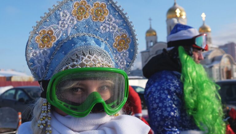 Снегурочка во время предновогоднего мотопробега по Самаре