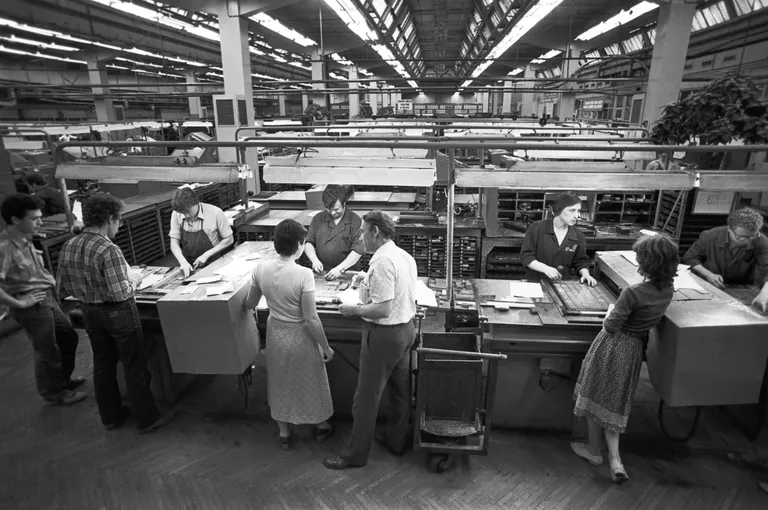 Типография газеты Комсомольская правда. В наборном цехе. 1984 год Типография газеты Комсомольская правда. В наборном цехе. 1984 год