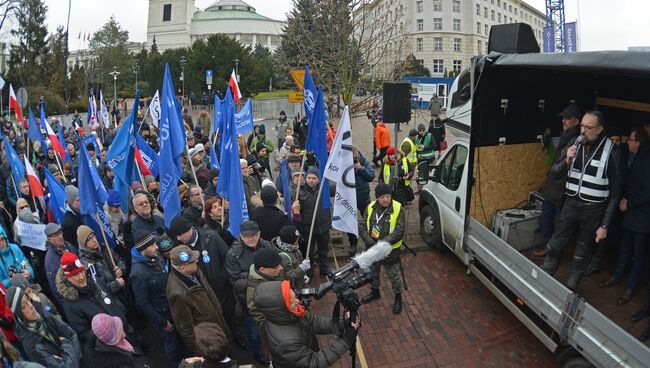 Антиправительственный митинг в Варшаве