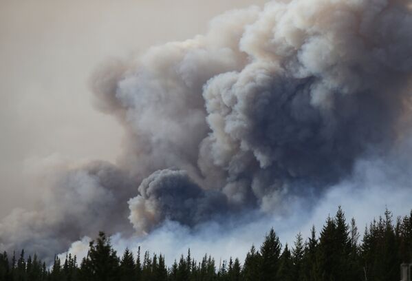 Лесной пожар в окрестностях города Форт Мак-Муррей, Канада. 7 мая 2016