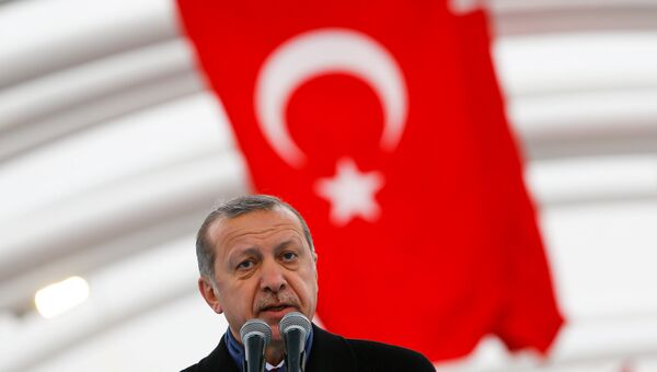 Президент Турции Тайип Эрдоган во время открытия автомобильного тоннеля Евразия через пролив Босфор в Стамбуле. 20 декабря 2016