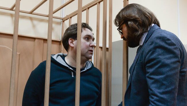 Бывший бухгалтер компании РусГидро Дмитрий Финкель в Басманном суде