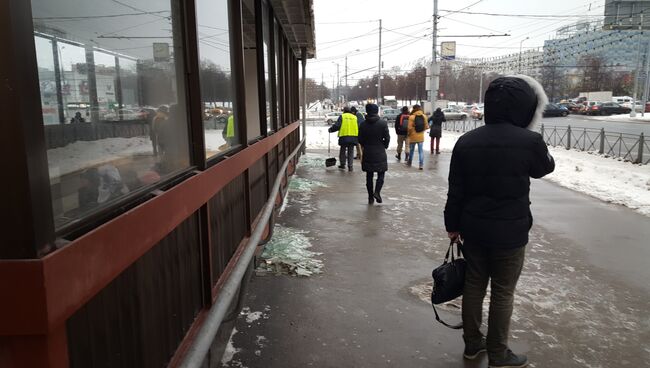 Ситуация у метро Коломенская, где раздался хлопок. 22 декабря 2016
