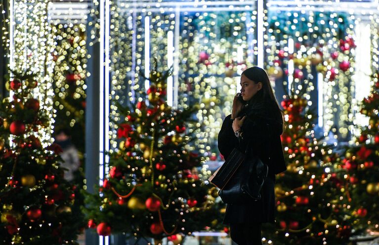 Рождественский базар на улице Петровка в Москве