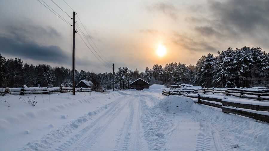 Зимние виды Бобровки, латышской деревни в Омской области 