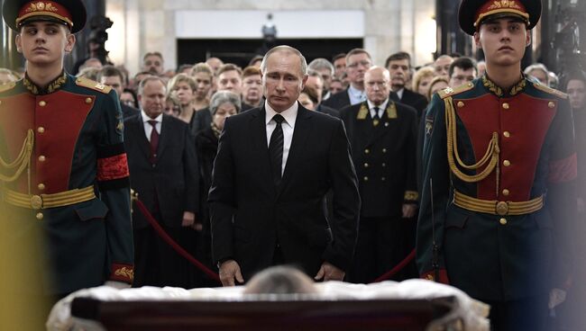 Президент РФ Владимир Путин на церемонии прощания с российским послом в Турции Андреем Карловым в МИД РФ. 22 декабря 2016