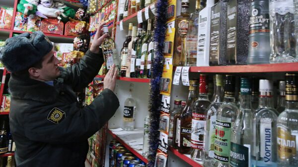 Рейд сотрудников полиции по выявлению и изъятию незаконно продаваемой алкогольной продукции