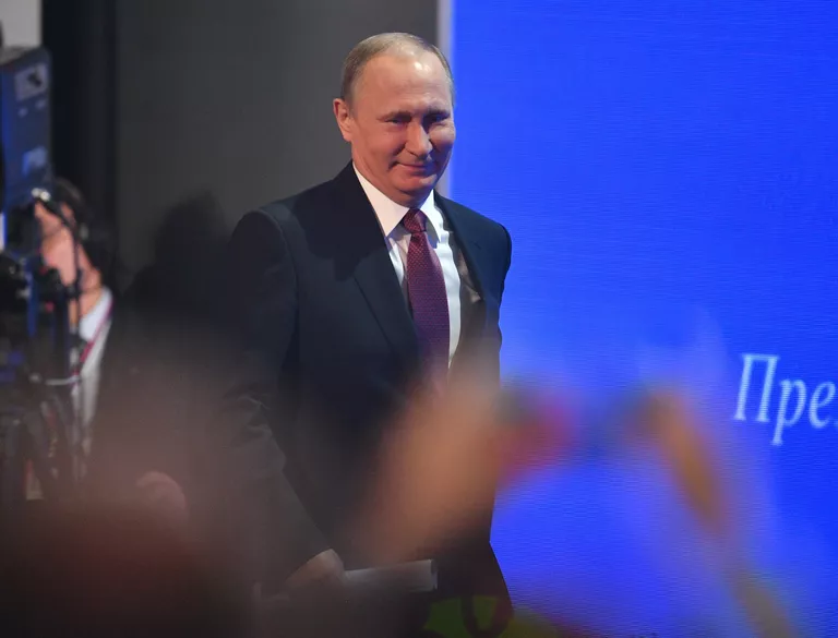 Президент РФ Владимир Путин на двенадцатой большой ежегодной пресс-конференции в Центре международной торговли на Красной Пресне. 23 декабря 2016 Президент РФ Владимир Путин на двенадцатой большой ежегодной пресс-конференции в Центре международной торговли на Красной Пресне. 23 декабря 2016