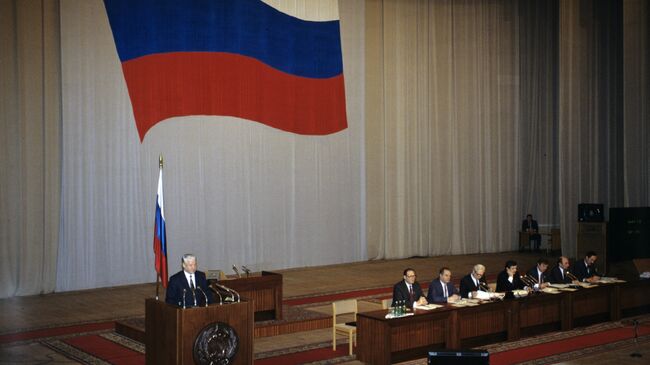 Президент России Борис Ельцин во время заседания парламента. Декабрь 1991