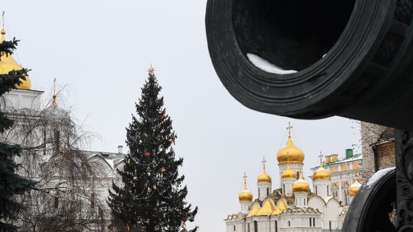 Новогодняя ёлка и на Соборной площади Кремля в Москве