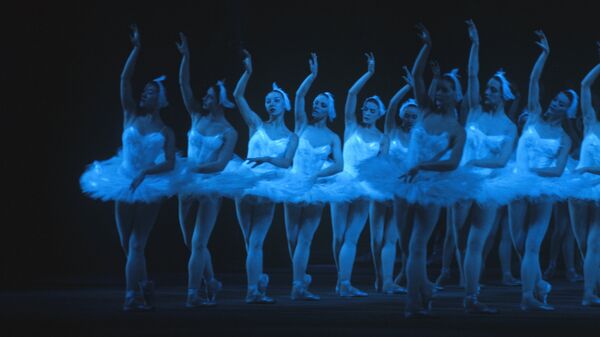 Балет Лебединое озеро в постановке Юрия Григоровича на сцене Большого театра